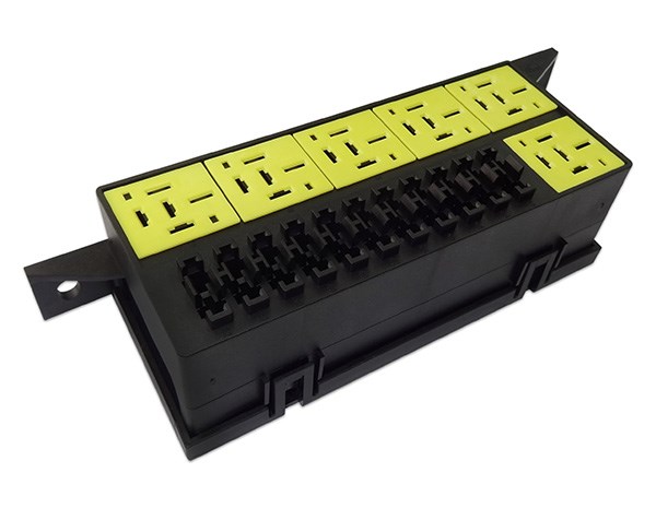 Блок для установки плоских предохранителей (11 шт.) и реле (6 шт.) BX2111 13134